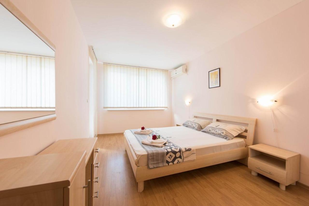 Gt Riviera Fort Beach Apartments 라브다 외부 사진