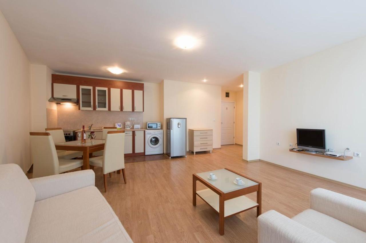 Gt Riviera Fort Beach Apartments 라브다 외부 사진