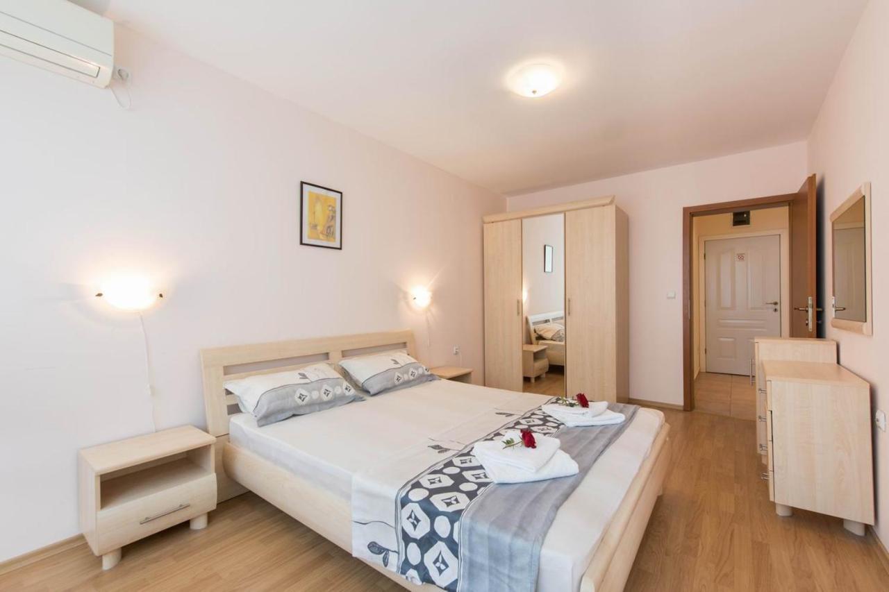 Gt Riviera Fort Beach Apartments 라브다 외부 사진