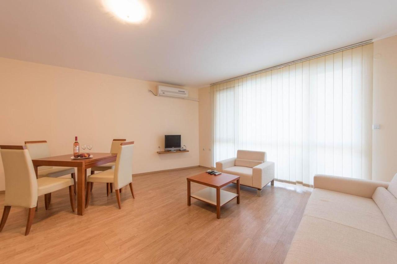 Gt Riviera Fort Beach Apartments 라브다 외부 사진