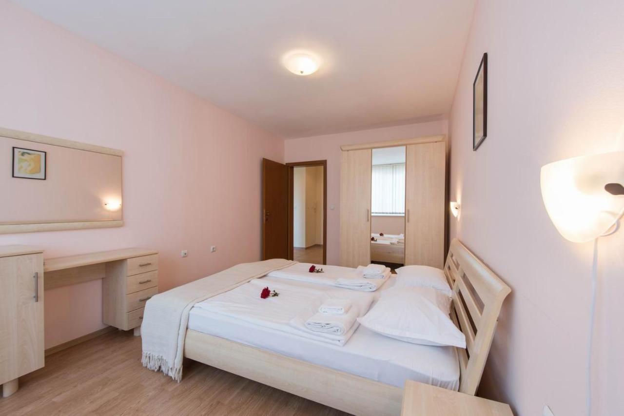 Gt Riviera Fort Beach Apartments 라브다 외부 사진