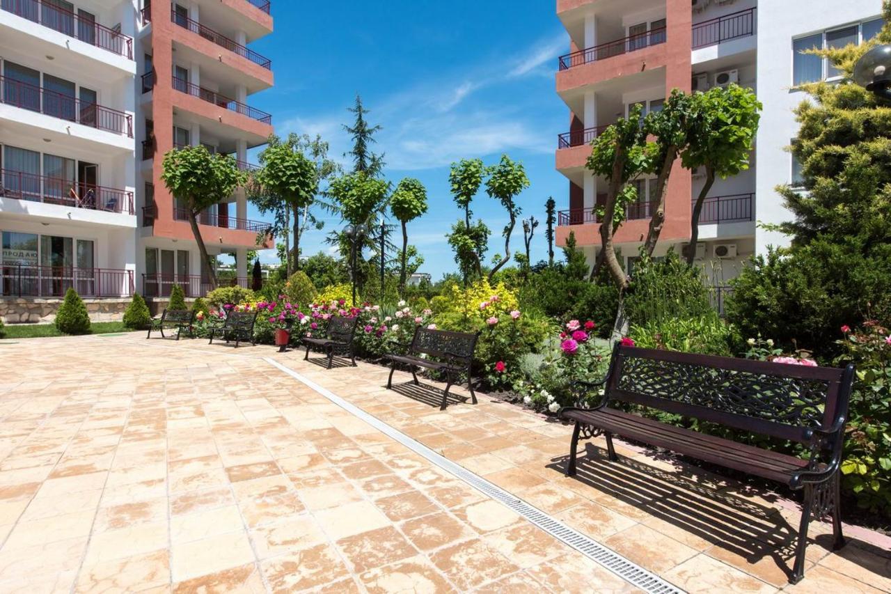 Gt Riviera Fort Beach Apartments 라브다 외부 사진