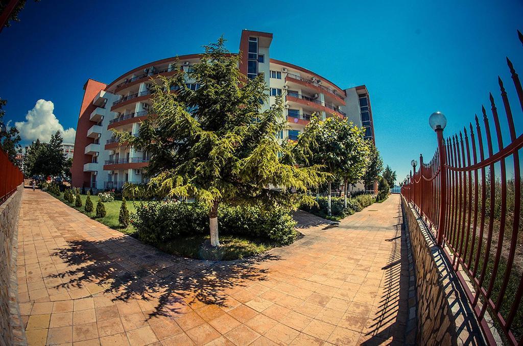 Gt Riviera Fort Beach Apartments 라브다 외부 사진
